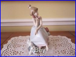 FABULOUS Lladro Figurine CHIT CHAT GIRL ON PHONE WITH DOG #5466 Retired Mint