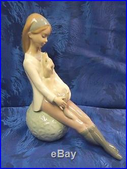 Faithful Friend Girl And Dog Hug Love Porcelain Figurine Nao By Lladro #1650