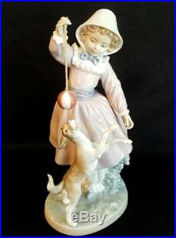 Fine Lladro Teasing The Dog Girl & Ball #5078 Salvador Furio Designer Figurine