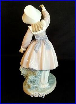 Fine Lladro Teasing The Dog Girl & Ball #5078 Salvador Furio Designer Figurine