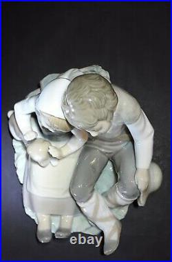 Heartwarming Lladro Friendship figurine