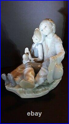 Heartwarming Lladro Friendship figurine