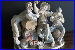 Huge Lladro Figurine 4956 Happy Tavern Drinkers + Vagabond Dog 4901