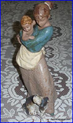Jealous Friend Lladro Gres Figurine #2187 Mother And Baby With Family Dog CUTE