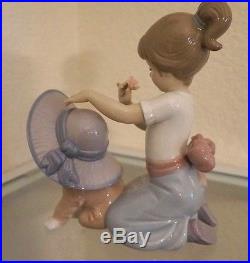 Ladro Figurine Elegant Touch Girl With Dog Figurine By Lladro #6862 Mint