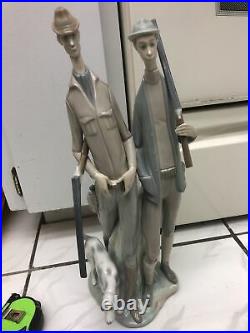 LARGE LLADRO RETIRED FIGURINE HUNTERS MEN With DOG #1048