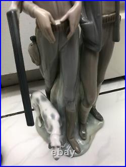 LARGE LLADRO RETIRED FIGURINE HUNTERS MEN With DOG #1048