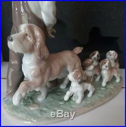 LITTLE EXPLORERS BOY WITH PUPPY DOGS LLADRO PORCELAIN 6828 USED WithBOX