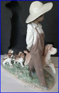 LITTLE EXPLORERS BOY WITH PUPPY DOGS LLADRO PORCELAIN 6828 USED WithBOX