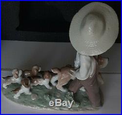 LITTLE EXPLORERS BOY WITH PUPPY DOGS LLADRO PORCELAIN 6828 USED WithBOX