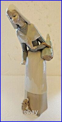 LLADRO 1034 SHEPHERDESS WITH DOG New in original box