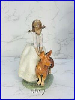 LLADRO 1533 Not So Fast Retired Rare Girl with Dog On Leash