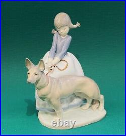 LLADRO 1533 Not So Fast Retired Rare Girl with Dog On Leash w Original Blue Box