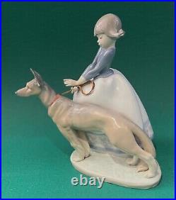 LLADRO 1533 Not So Fast Retired Rare Girl with Dog On Leash w Original Blue Box