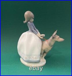 LLADRO 1533 Not So Fast Retired Rare Girl with Dog On Leash w Original Blue Box