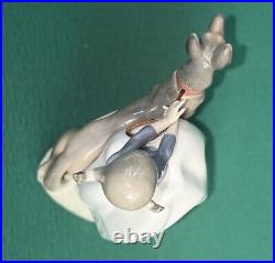 LLADRO 1533 Not So Fast Retired Rare Girl with Dog On Leash w Original Blue Box