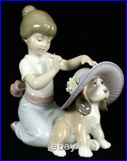 LLADRO 2001 Porcelain AN ELEGANT TOUCH Girl and Dog Figurine 6862