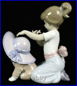 LLADRO 2001 Porcelain AN ELEGANT TOUCH Girl and Dog Figurine 6862