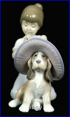 LLADRO 2001 Porcelain AN ELEGANT TOUCH Girl and Dog Figurine 6862