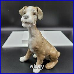 LLADRO # 4583 Sitting DOG- Looks Like'TRAMP' Fox Terrie 7.5 inch Tall