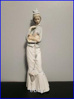 LLADRO 4893 A Walk With The Dog Lady with Umbrella & Dog 15 Figure EXCELLENT