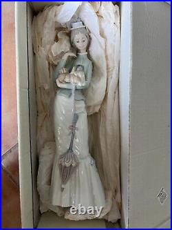LLADRO #4893 Walk the Dog with original box and certificate