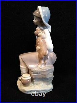 LLADRO #4910 Girl Sitting with Dog and Lantern Glossy with Original Box