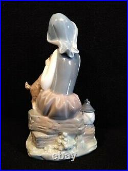 LLADRO #4910 Girl Sitting with Dog and Lantern Glossy with Original Box