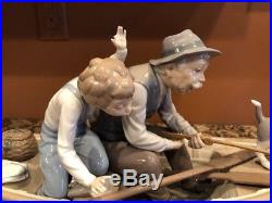 LLADRO 5215 FISHING WITH GRAMPS FIGURINE With WOODEN STAND BOAT DOG