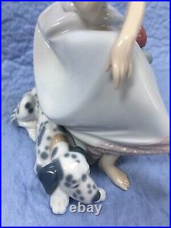LLADRO #5466 CHIT CHAT GIRL ON PHONE With DOG PORCELAIN FIGURINE