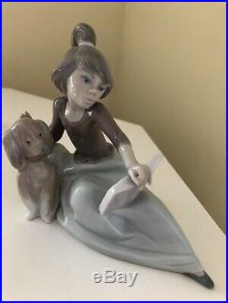 LLADRO 5475 A Lesson Shared Girl with Dog Reading Book RETIRED MINT CONDITION