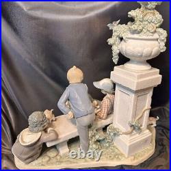 LLADRO #5539 Figurine PUPPY DOG TAILS, Boys in park with Dogs