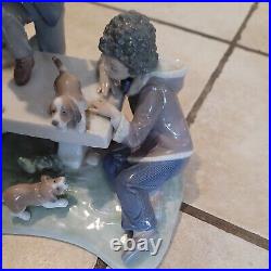 LLADRO #5539 PUPPY DOG TAILS, Boys in park with Dogs