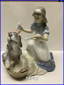 LLADRO 5921 TAKE YOUR MEDICINE Girl With Dog