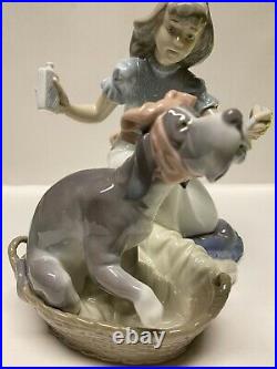 LLADRO 5921 TAKE YOUR MEDICINE Girl With Dog