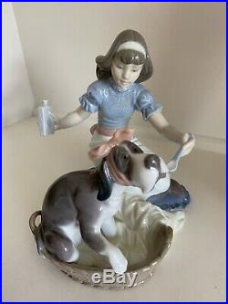 LLADRO 5921 Take your Medicine Mint Condition Girl With Dog