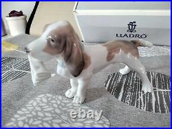 LLADRO 6398'Morning Delivery' Bassett Dog with Newspaper Mint Boxed/ Paperwork