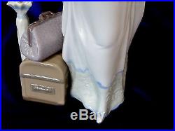 Lladro #6753 Traveling Companion Bnib Lady Dress Dog Luggage Umbrella Free Ship