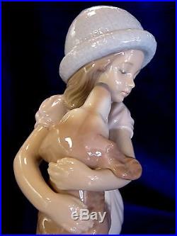 Lladro #6903 A Warm Welcome Brand New In Box Hat Girl Hugging Dog Free Shipping