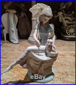 LLADRO #7612 PICTURE PERFECT 1989 LADY SITTING WITH A DOG AND PARASOL Mint