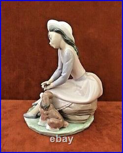 LLADRO # 7645 BY MY SIDE Girl Sitting with Dog 6.75 Tall Glossy Finish