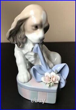 LLADRO # 8312 CAN'T WAIT Dog/ Puppy Opens Gift with Blue Ribbon Figurine MINT