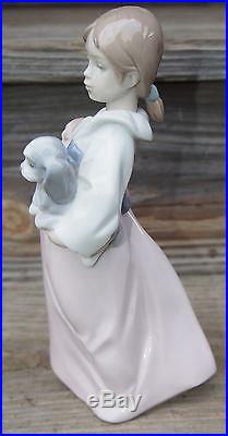 LLADRO ARMS FULL OF LOVE FIGURINE # 6419 Beautiful GIRL HOLDING PUPPIES Dogs
