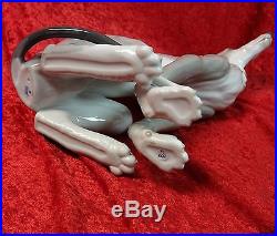 Lladro Attentive Greyhound 11 3/4 Dog Porcelain Statue / Figurine 01008607
