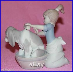 LLADRO BASHFUL BATHER #5455 FIGURINE GIRL BATHING DOG MATTE MINT WithBOX