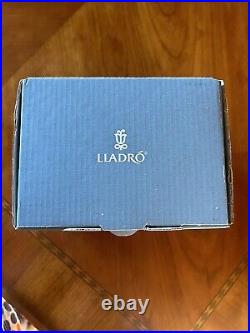 LLADRO Blossoms for the Puppy Porcelain Dog Figurine 01008381 NEW IN BOX