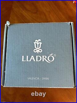 LLADRO Blossoms for the Puppy Porcelain Dog Figurine 01008381 NEW IN BOX