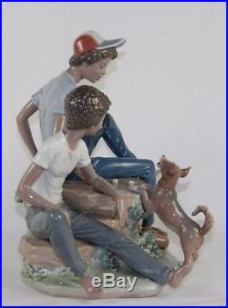 LLADRO CHILDREN'S GAMES #5379 FIGURINE BOYS WithDOG PLAYING DICE PERFECT
