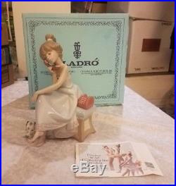 LLADRO CHIT-CHAT #5466 FIGURINE GIRL WithDOG TALKING ON PHONE MINT IN BOX