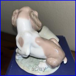 LLADRO Club Piece Withbase / #07672 / It Wasn't Me / 1998